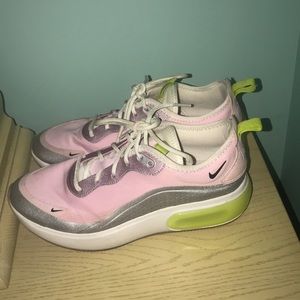 Nike AirMax Dia Shoes